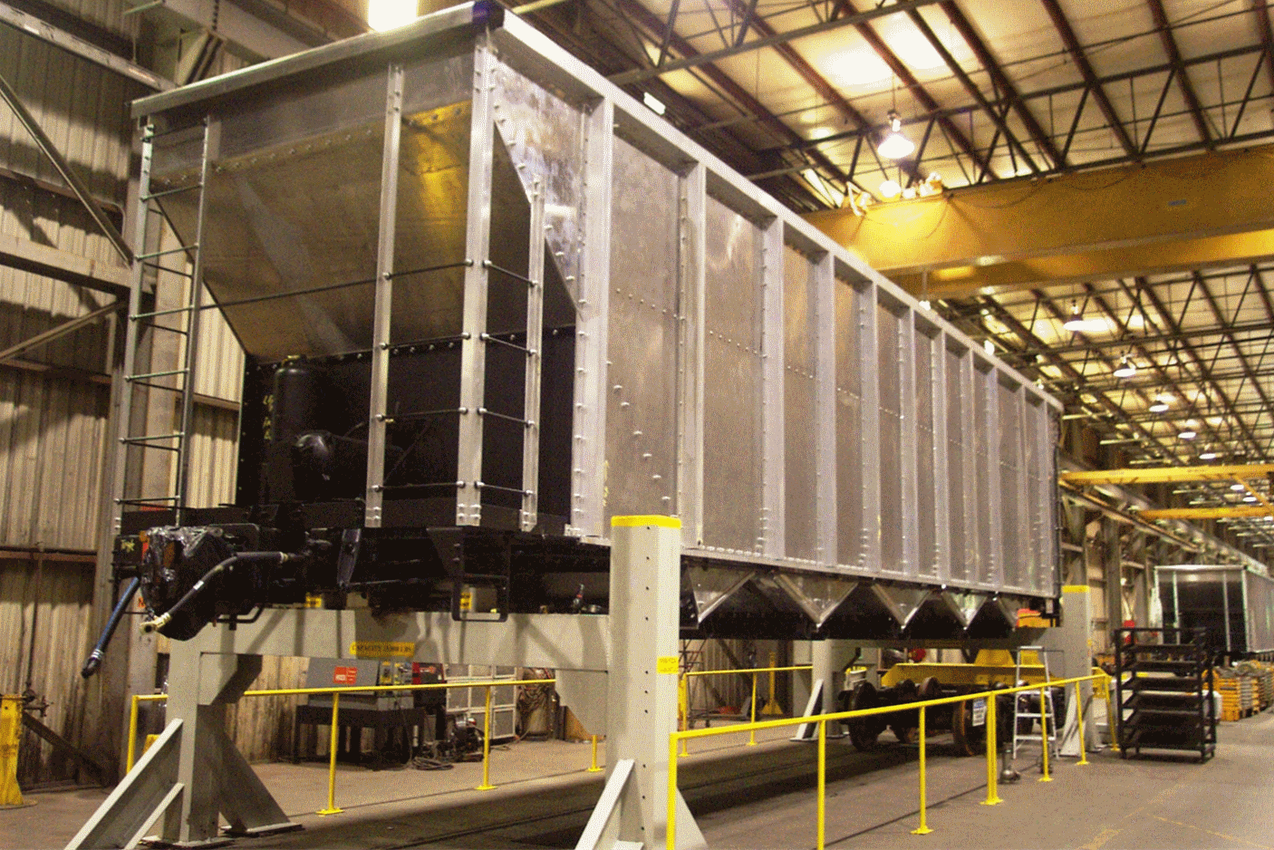 Four-bay hopper in production