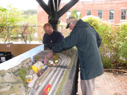 Mike DeVore & Penn Bullock keep trains running at 'Fall by the Rails'